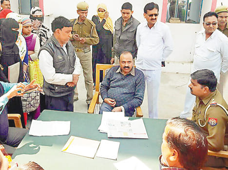 Women police arrived victim of swindle
