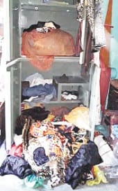 graminon ko bandhak banakar loot