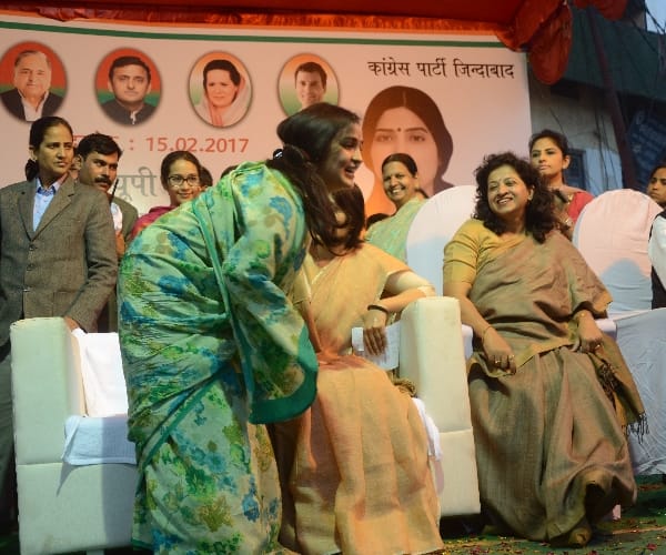  aparna yadav and dimple yadav campaign in Lucknow.