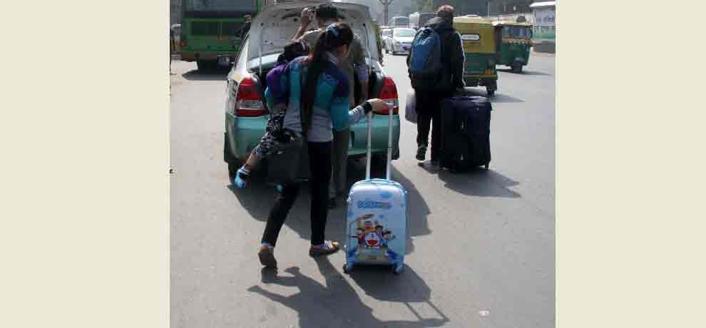 ola uber taxi drivers strike continue in delhi after six days 