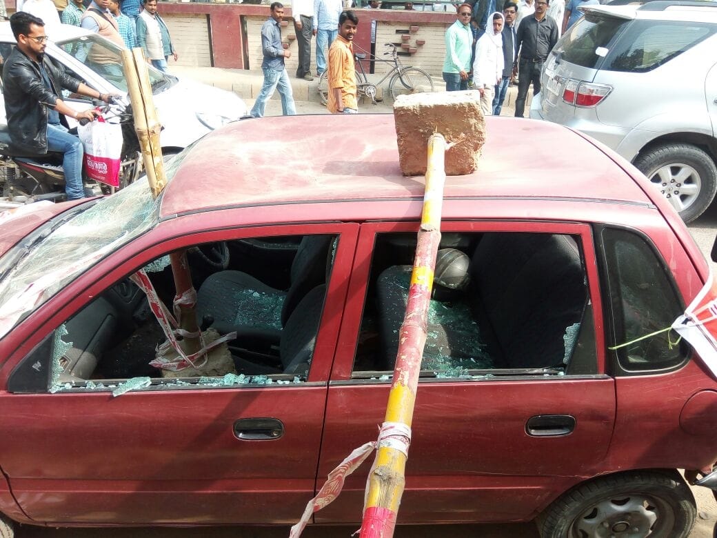  Varanasi: nomination procession fiercely pelting, car damaged