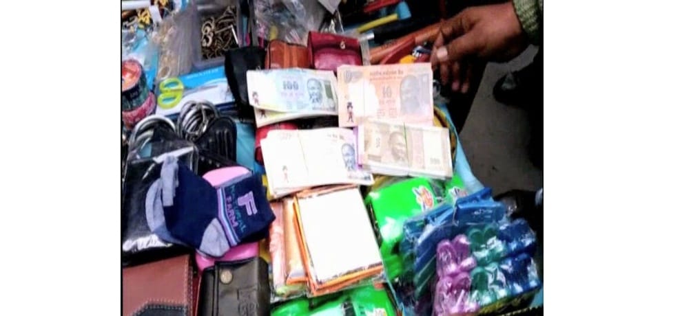 fake currency of 500 and 2000 rupee notes