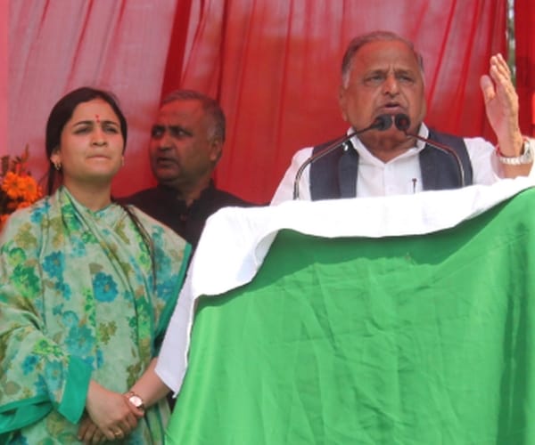 mulayam singh campaign for aparna yadav