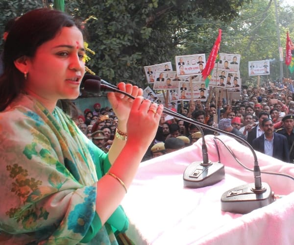 mulayam singh campaign for aparna yadav