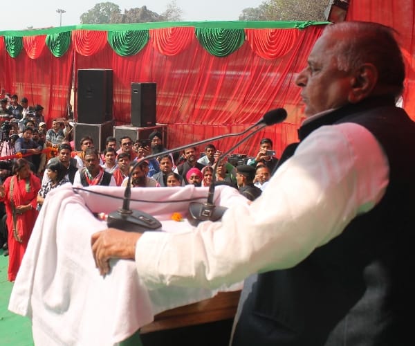 mulayam singh campaign for aparna yadav