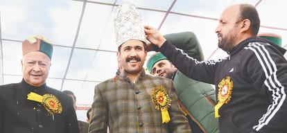 Govt job for outsource employees in himachal: virbhadra singh