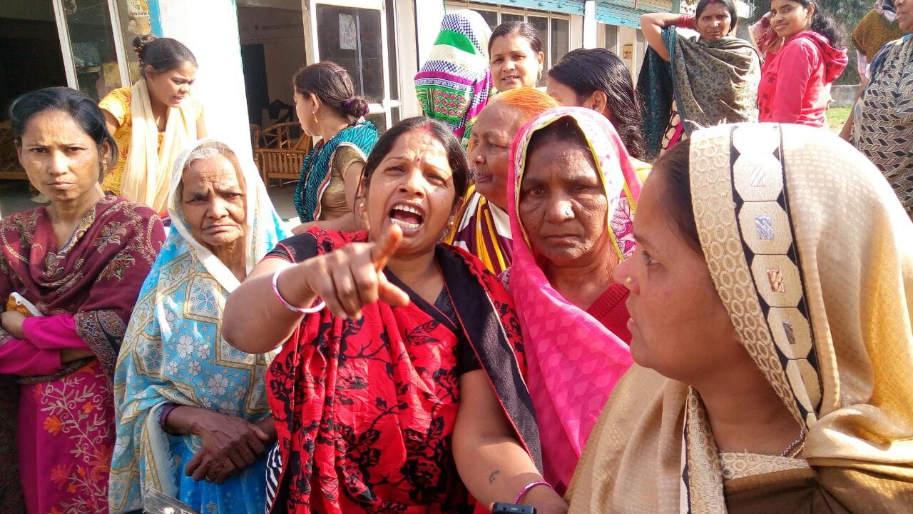 there is a heavy chaos and outrage for rs one ruppes saree in varanasi