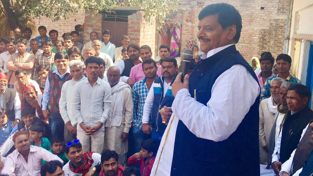 shivpal asking question regarding noteban