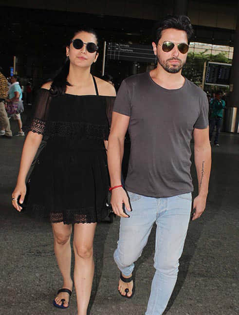 Shruti Haasan spotted with her mystery man, Pics go viral