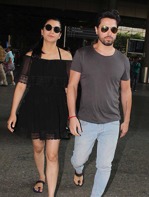 Shruti Haasan spotted with her mystery man, Pics go viral