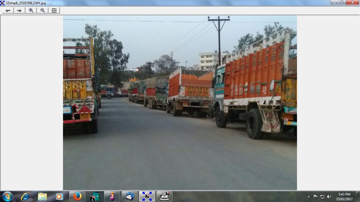 Dump truck on the Chola gate, traffic for two hours