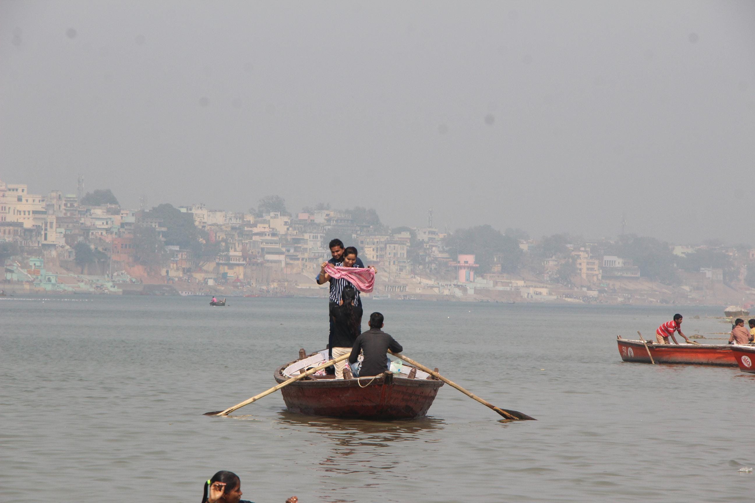 Valentine's Day Gang of girls out on Varanasi, read what happen next
