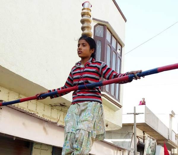 little girl stunts on rope in abohar of punjab