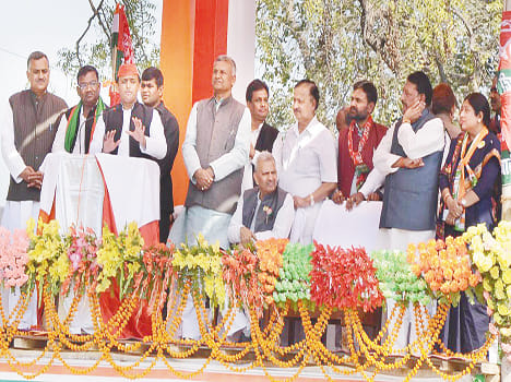 CM opponents roared on, put down a series of promises
