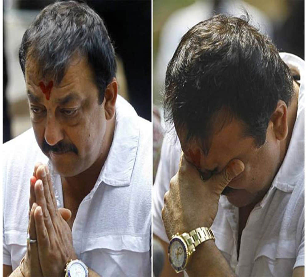sanjay dutt crying at movie set