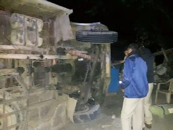 Traumatic Incident : Bus full of passengers toppels over, A death