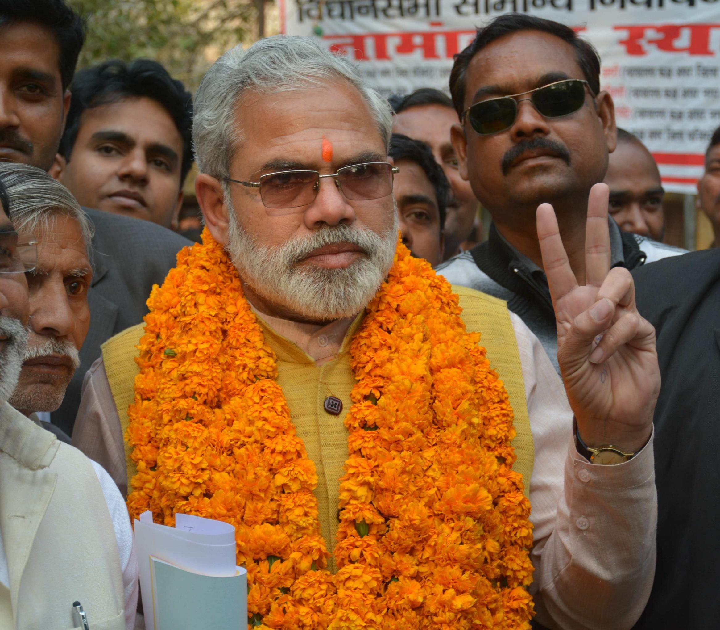 pm modi face duplicate abhinandan pathak fill nomination for election