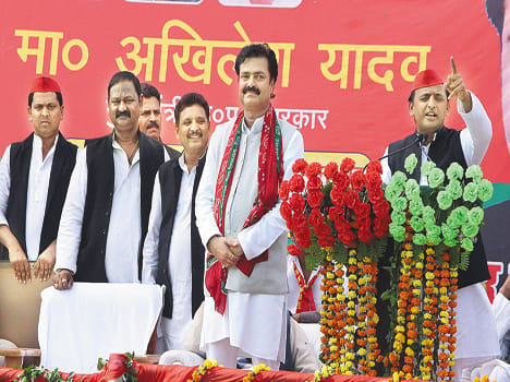 Akhilesh lashed at BJP-BSP