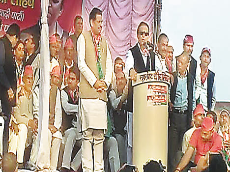 The half-year rule of the BJP people suffering