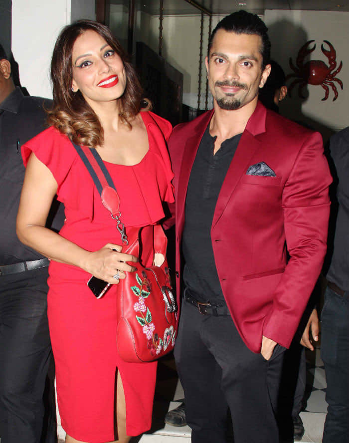 Bipasha Basu pregnant, pics revealed the truth