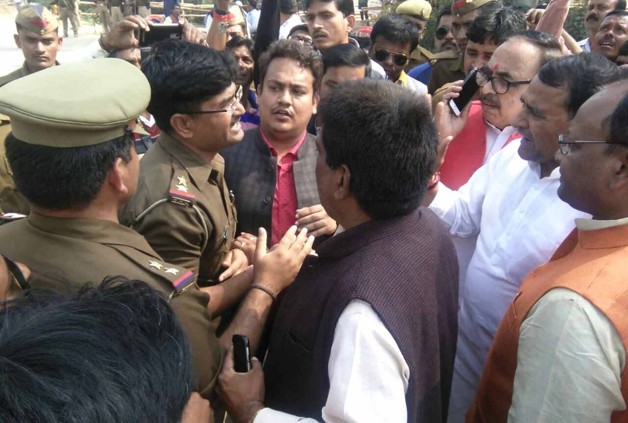 central minister mahendra nath pandey  Wrangling with security staff at chaundauli