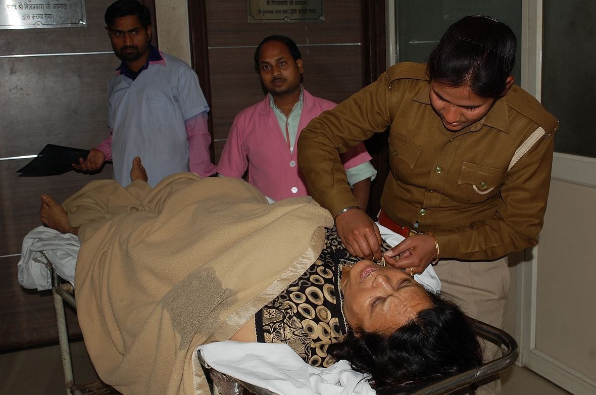 inspecter injured in road accident