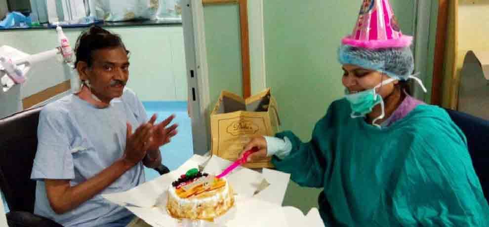 daughter gave kidney to father before his birthday in delhi