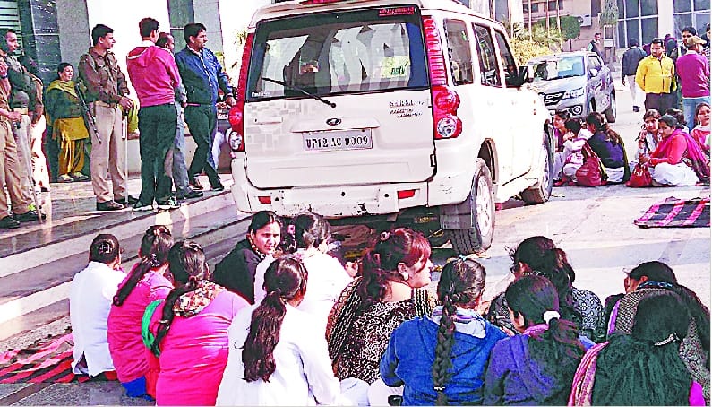 Medical college strike continues