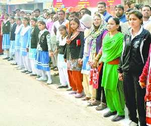 375 km. Made long human chain creates history