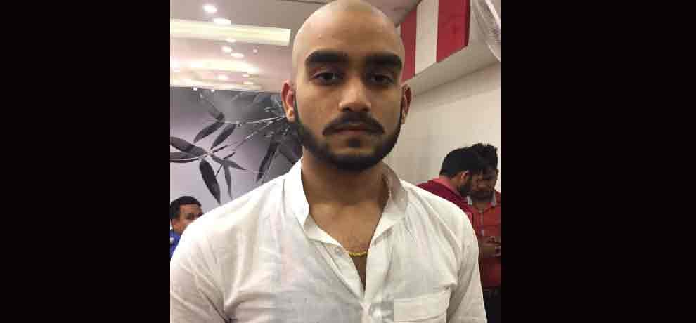 man gone bald after using colour made in saloon in ghaziadbad