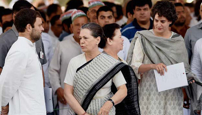 Samajwadi Party not requirs any congress leader accept Rahul, Priyanka & Sonia Gandhi