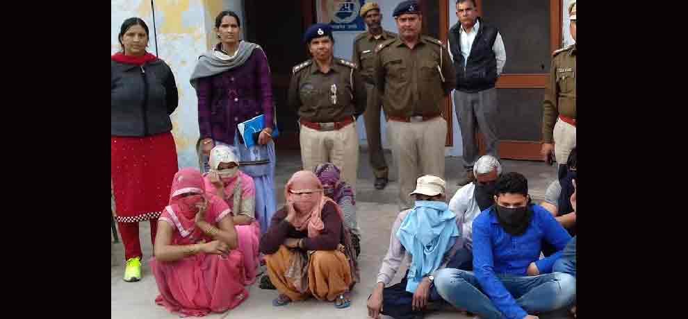 sex racket busted in palwal four women and 11 men arrested