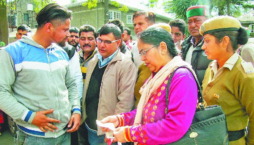 check the steet vendor's permit in chamba