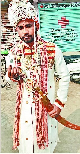 Before the vote went, and the king proceeded Dulhee