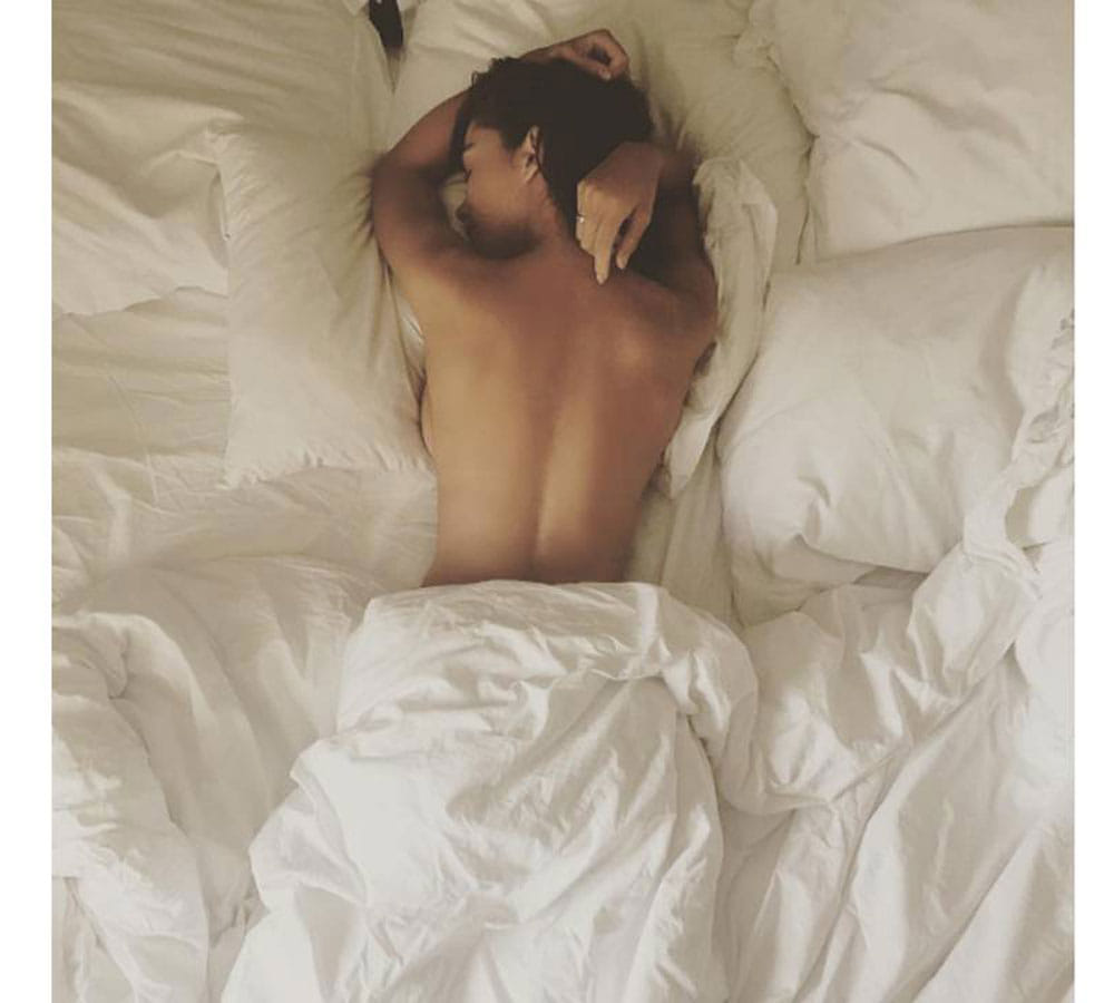 amy jackson recently share nude selfie