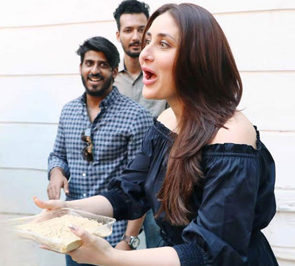 kareena kapoor distributed sweets after event