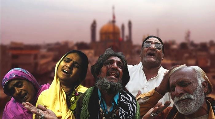 Pakistani peoples protested after Dargah blast 