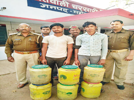 Two arrested with 90 liters of raw wine