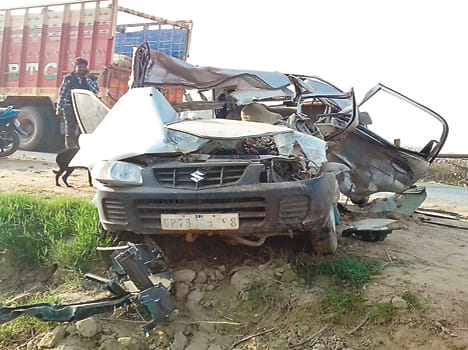 The truck entered the car, cousins killed, two injured
