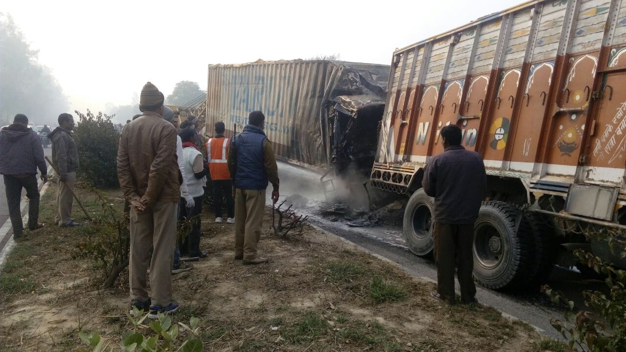 two people burnt alive in sitapur road accident