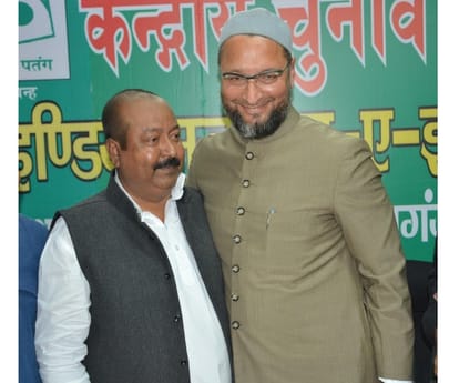 asaduddin owaisi speaks on SP and congress alliance.