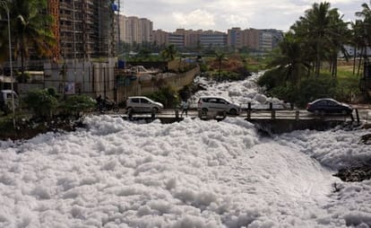 Fire in the Bellandur lake,People are disturbed