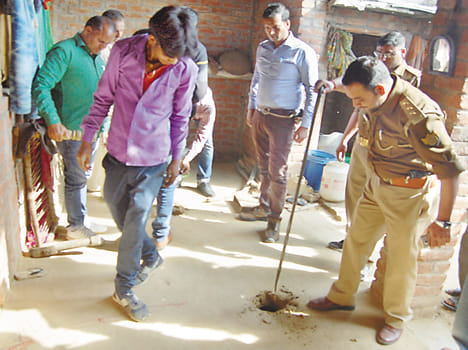 11 people caught with 375 liters of liquor