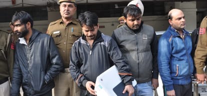 gang of fake degree makers busted in delhi
