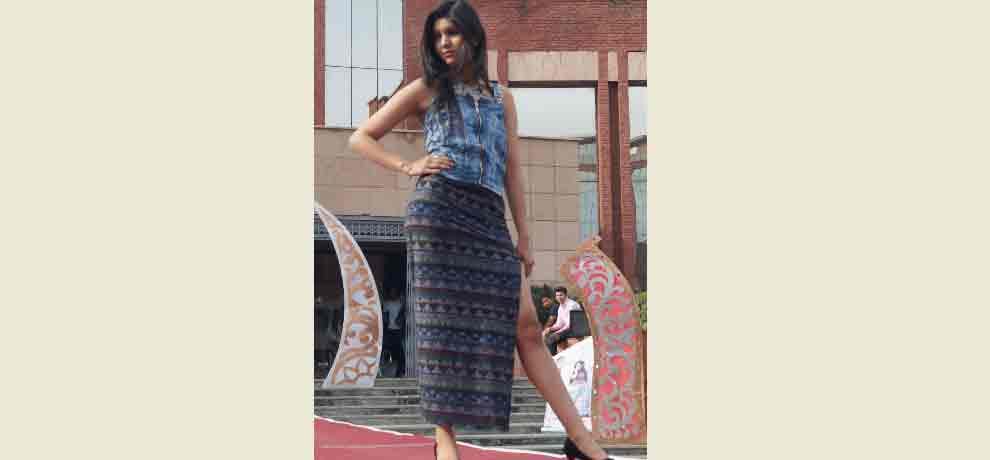 Fashion show  by students in amity university 