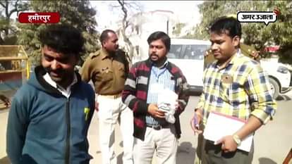 EC team conduct raid in Hamirpur, seized SP campaign material from vehicles 