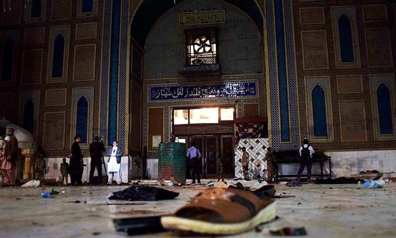 37 killed in crackdown after attack in pakistani shrine