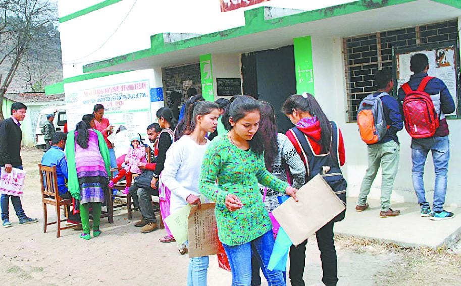 Completing applications for college students entered the exam