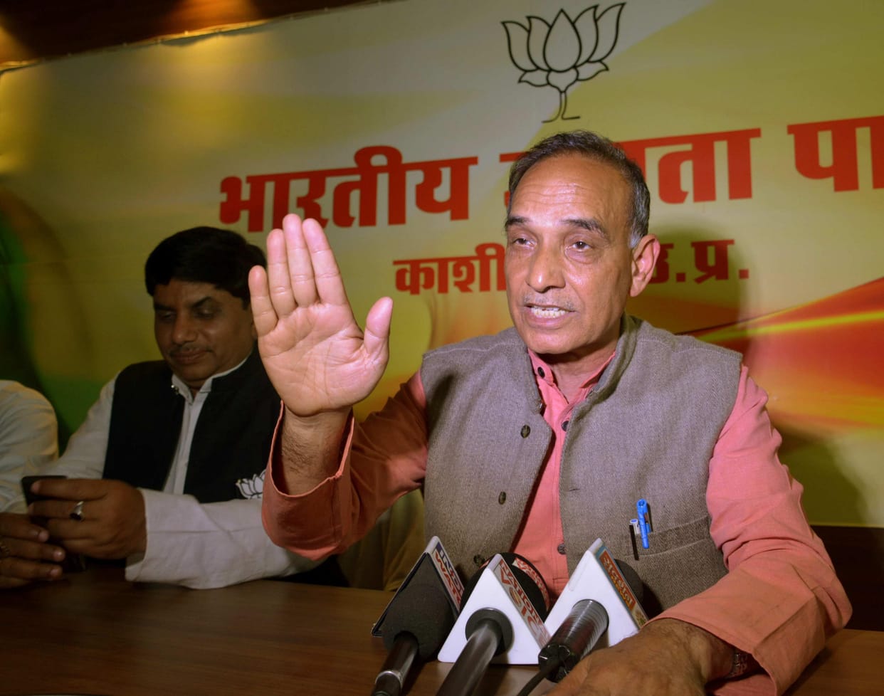 mumbai ex commisnor satpal singh target up police system