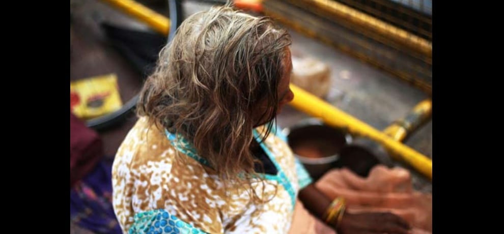 The foreign women are obscene acts in the name of investigation, it is a violation of human rights